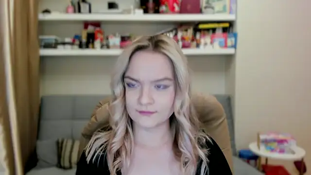 Snapshot of Kara_Smith_ chatting on 19, 6, 2026 Kara Smith online show from 19, 6, 2026