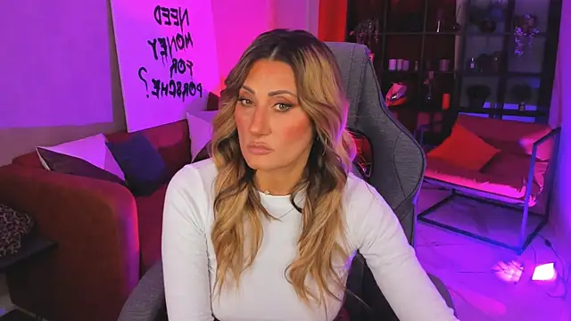 SarahAlluring online show from 18, 10, 2025