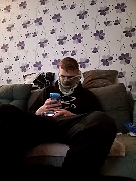 Snapshot of ThePython666 chatting on 28, 10, 2025 ThePython666 online show from 28, 10, 2025