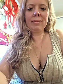Snapshot of Irina3718 chatting on 15, 5, 2026 Irina3718 online show from 15, 5, 2026