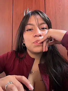 Snapshot of -Selene- chatting on 17, 5, 2026 -Selene- online show from 17, 5, 2026