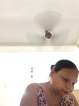 Snapshot of Arohi35 chatting on 15, 9, 2025 Arohi35 online show from 15, 9, 2025