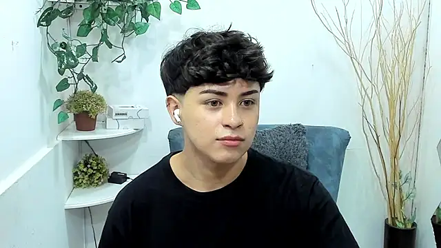 Snapshot of Sam_Daves chatting on 16, 3, 2026 Sam Daves online show from 16, 3, 2026