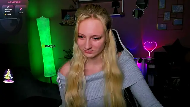 madam uliis online show from 1, 12, 2025