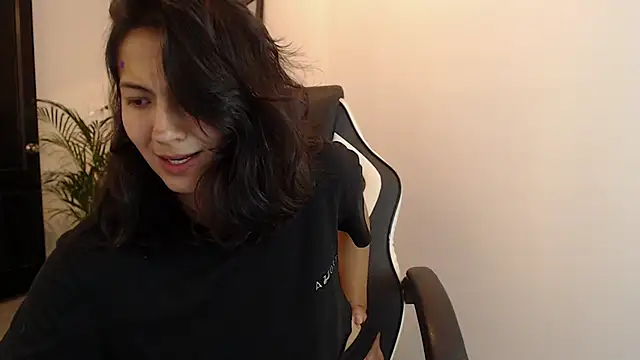 Snapshot of Asaray_T chatting on 11, 6, 2026 Asaray T online show from 11, 6, 2026