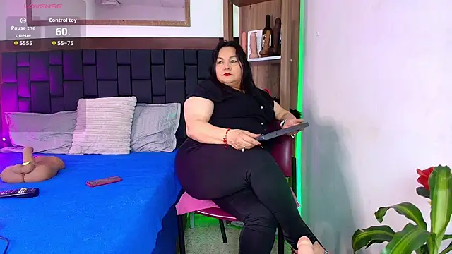Snapshot of EllenaBoobs_ chatting on 23, 5, 2026 EllenaBoobs online show from 23, 5, 2026