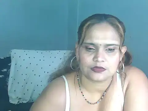 clover cams1874 online show from 25, 11, 2025