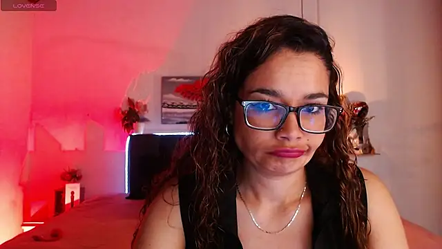 Rose Thompson1 online show from 6, 11, 2025