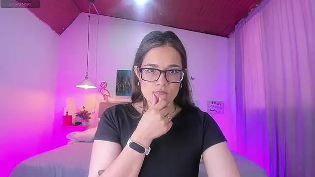 Snapshot of Rose_Thompson1 chatting on 25, 4, 2026 Rose Thompson1 online show from 25, 4, 2026