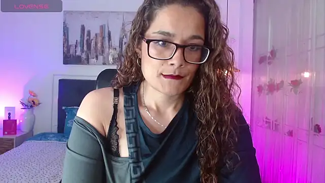 Snapshot of Rose_Thompson1 chatting on 11, 5, 2026 Rose Thompson1 online show from 11, 5, 2026