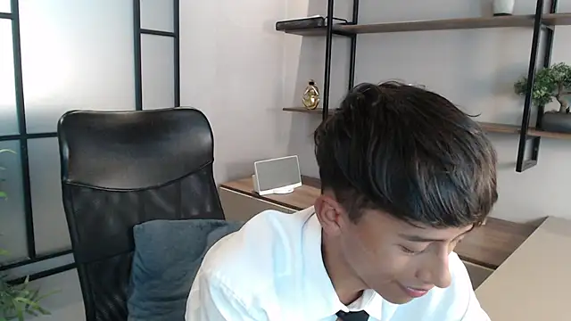 labrinthteasing online show from 17, 3, 2025