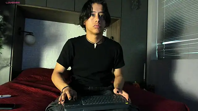 labrinthteasing online show from 27, 10, 2025