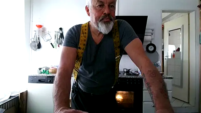 Snapshot of Berg_Boy chatting on 25, 3, 2026 Berg Boy online show from 25, 3, 2026