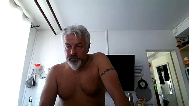 Snapshot of Berg_Boy chatting on 28, 5, 2026 Berg Boy online show from 28, 5, 2026