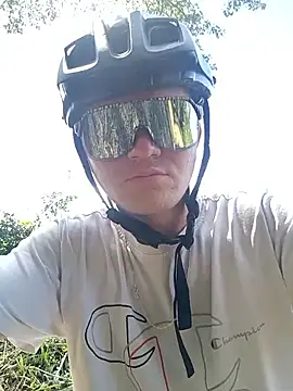 Snapshot of JuanMaty chatting on 17, 11, 2025 JuanMaty online show from 17, 11, 2025