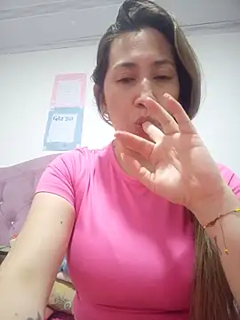 Snapshot of melany-92xxx chatting on 8, 6, 2026 melany-92xxx online show from 8, 6, 2026