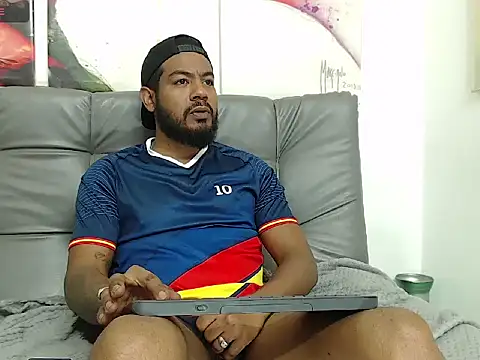 BladeFoxxx1 online show from 11, 11, 2025