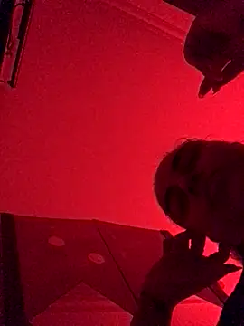 Snapshot of Veramaia chatting on 19, 11, 2025 Veramaia online show from 19, 11, 2025