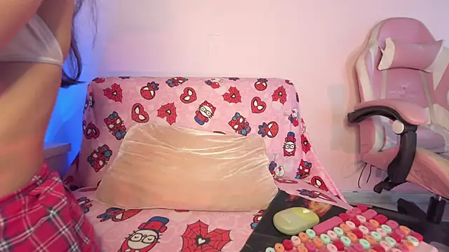 Snapshot of kitty-kryss chatting on 11, 5, 2026 kitty-kryss online show from 11, 5, 2026