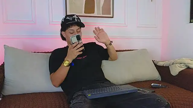 Snapshot of Stone_grey1_ chatting on 8, 7, 2026 Stone grey1 online show from 8, 7, 2026