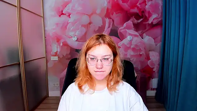 AngelinaLow online show from 21, 12, 2025