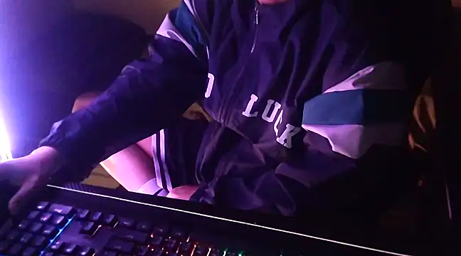 Snapshot of zhezheggin chatting on 12, 3, 2025 zhezheggin online show from 12, 3, 2025