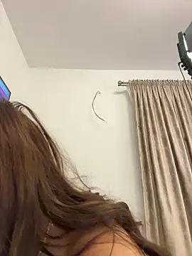 Snapshot of CelineReys chatting on 2, 2, 2026 CelineReys online show from 2, 2, 2026