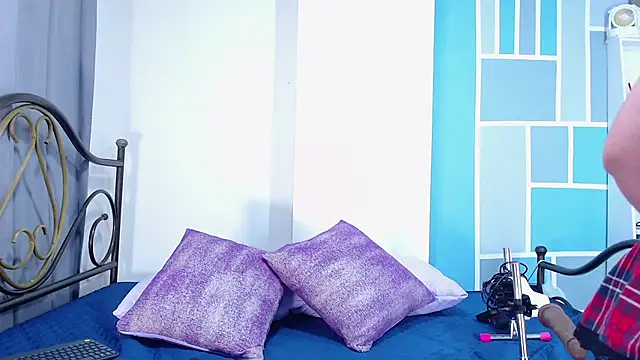 Snapshot of camilleturner1 chatting on 11, 10, 2025 camilleturner1 online show from 11, 10, 2025