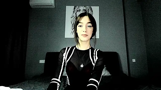 Elli Lourence online show from 13, 3, 2025