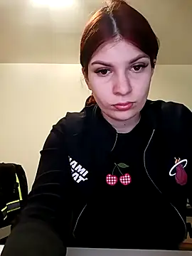 Snapshot of MeCherryy chatting on 23, 4, 2026 MeCherryy online show from 23, 4, 2026