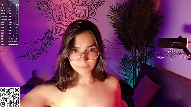 Emmi Roberts online show from 13, 4, 2026