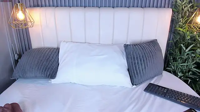 LauraCarther online show from 14, 4, 2026