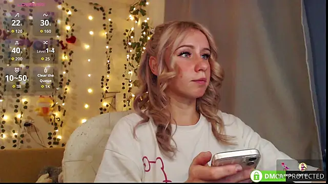 Snapshot of Mia__Kitty chatting on 26, 9, 2025 Mia  Kitty online show from 26, 9, 2025