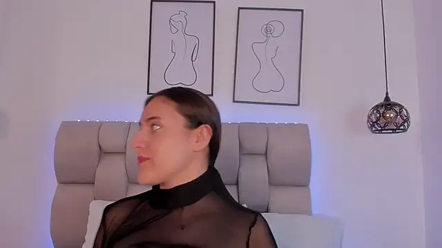 Hanna Evans   online show from 28, 11, 2025