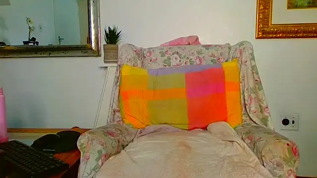 Snapshot of ModelZoee chatting on 10, 5, 2026 ModelZoee online show from 10, 5, 2026