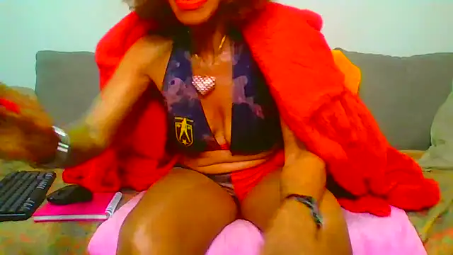 Snapshot of ModelZoee chatting on 4, 7, 2026 ModelZoee online show from 4, 7, 2026