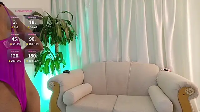 Snapshot of YuliethPetite chatting on 9, 7, 2026 YuliethPetite online show from 9, 7, 2026