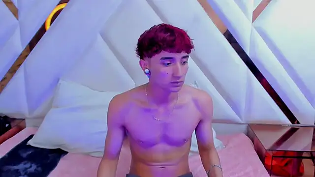 LauryAndNarem69 online show from 21, 3, 2025