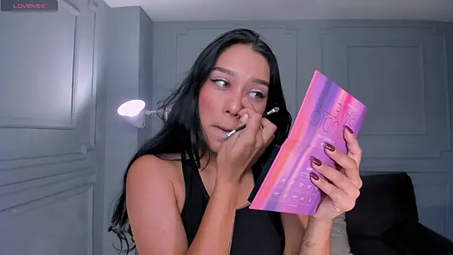 Snapshot of AmaliaCrus chatting on 9, 4, 2026 AmaliaCrus online show from 9, 4, 2026