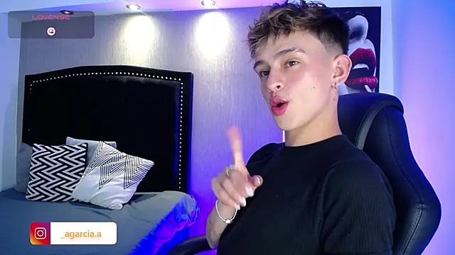 LiamWildx20 online show from 9, 4, 2026