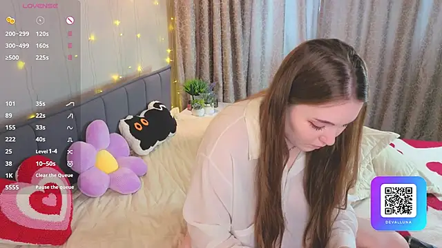 ConstanceHelms online show from 19, 4, 2026