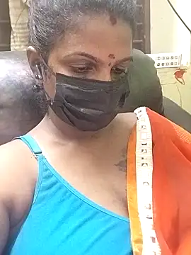 Snapshot of poojaa-rani chatting on 2, 11, 2025 poojaa-rani online show from 2, 11, 2025