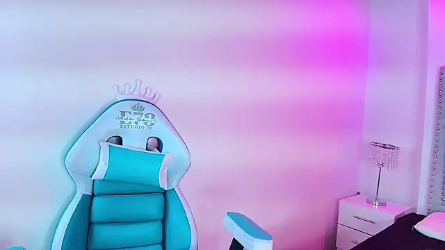 Lia adamsss online show from 5, 2, 2026