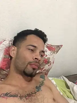 Snapshot of HenriquePhn chatting on 2, 6, 2026 HenriquePhn online show from 2, 6, 2026