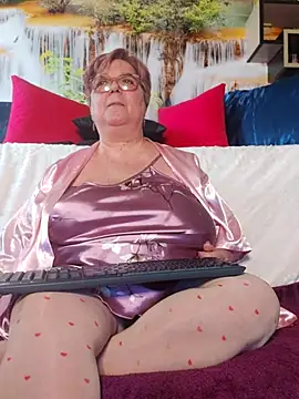 QueenPammy1 online show from 12, 2, 2026