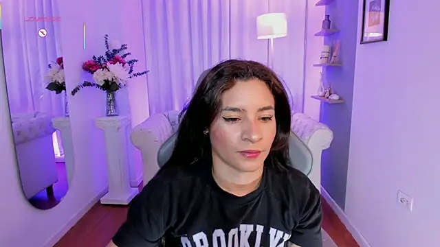 Snapshot of hanna_mils chatting on 4, 7, 2026 hanna mils online show from 4, 7, 2026