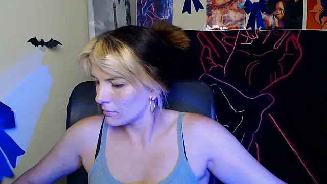 Snapshot of VanessaRey_ chatting on 17, 7, 2026 VanessaRey online show from 17, 7, 2026