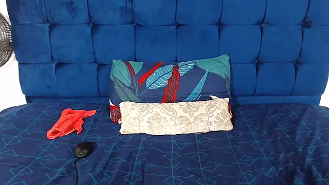 Snapshot of AriesCake chatting on 18, 12, 2025 AriesCake online show from 18, 12, 2025