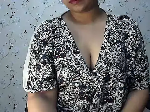 Snapshot of sonali4 chatting on 10, 9, 2025 sonali4 online show from 10, 9, 2025