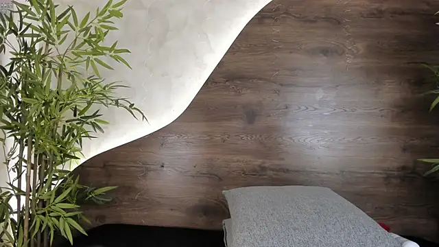 mia lacy  online show from 28, 11, 2025